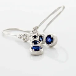 Boucles D'oreilles Pendantes Josephine Or Blanc Saphir Et Diamant